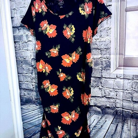 Ingrid & Isabel Dresses & Skirts - Bodycon floral PRINT RUCHED BOTTOM MATERNITY DRESS SIZE XL